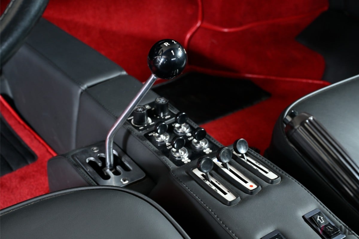 フェラーリ「365GT／4BB」のシフト周り