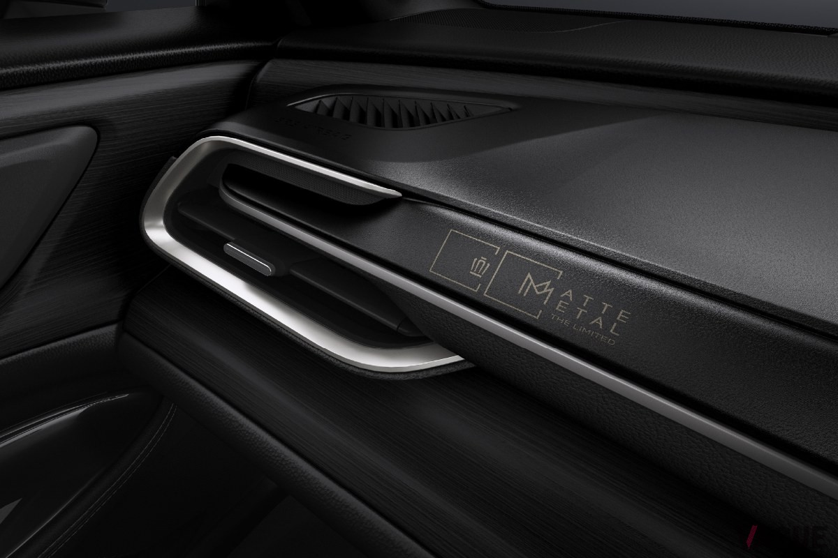 特別仕様車 Z“THE LIMITED-MATTE METAL”