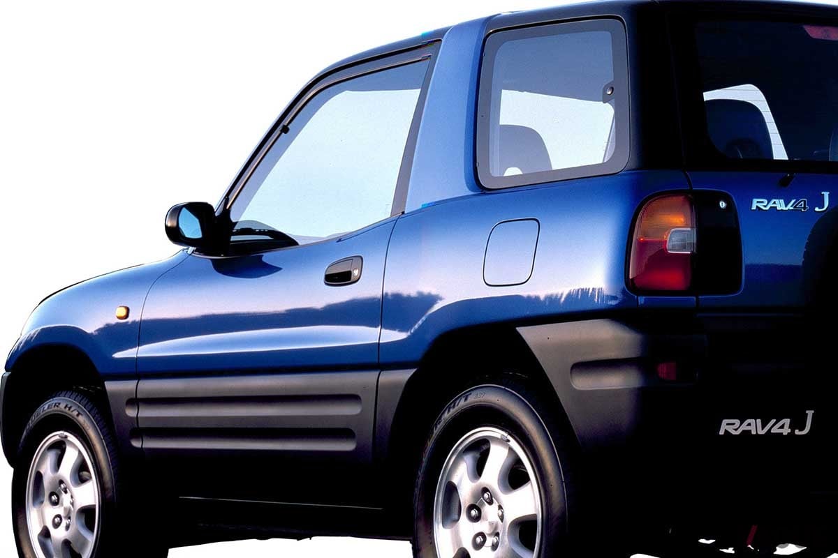 31年前の今日、1994年5月10日に発売されたトヨタ初代「RAV4」