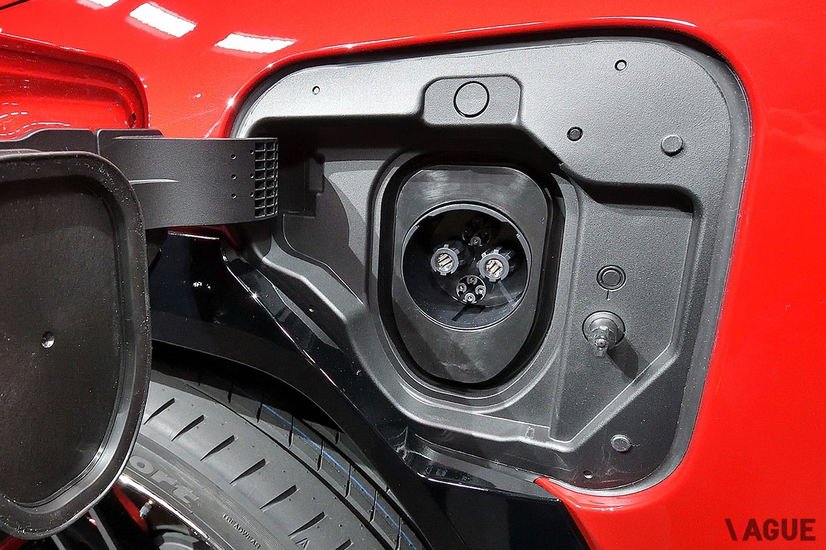 トヨタ新型「RAV4 GRスポーツ」