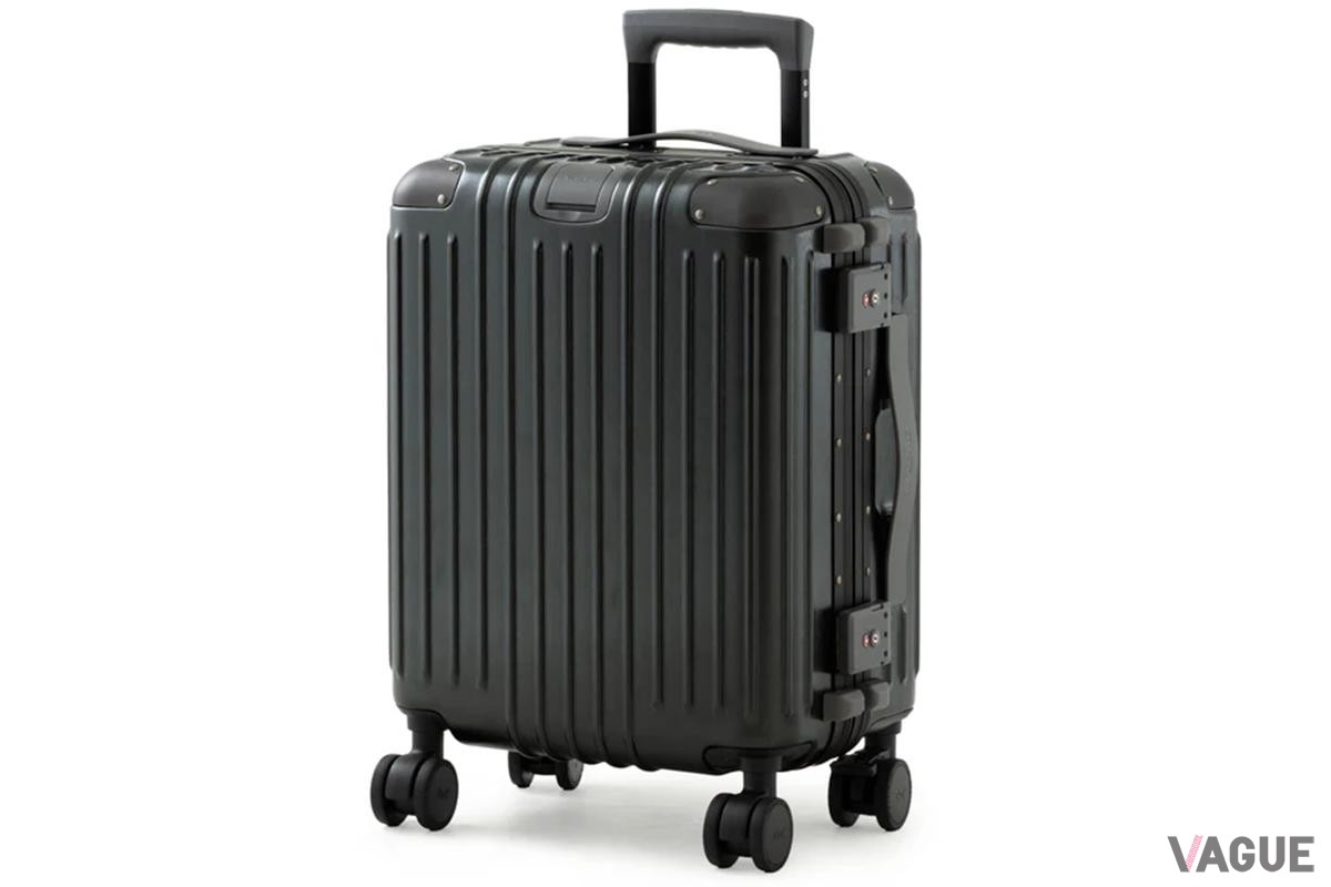 ガンメタルブラック