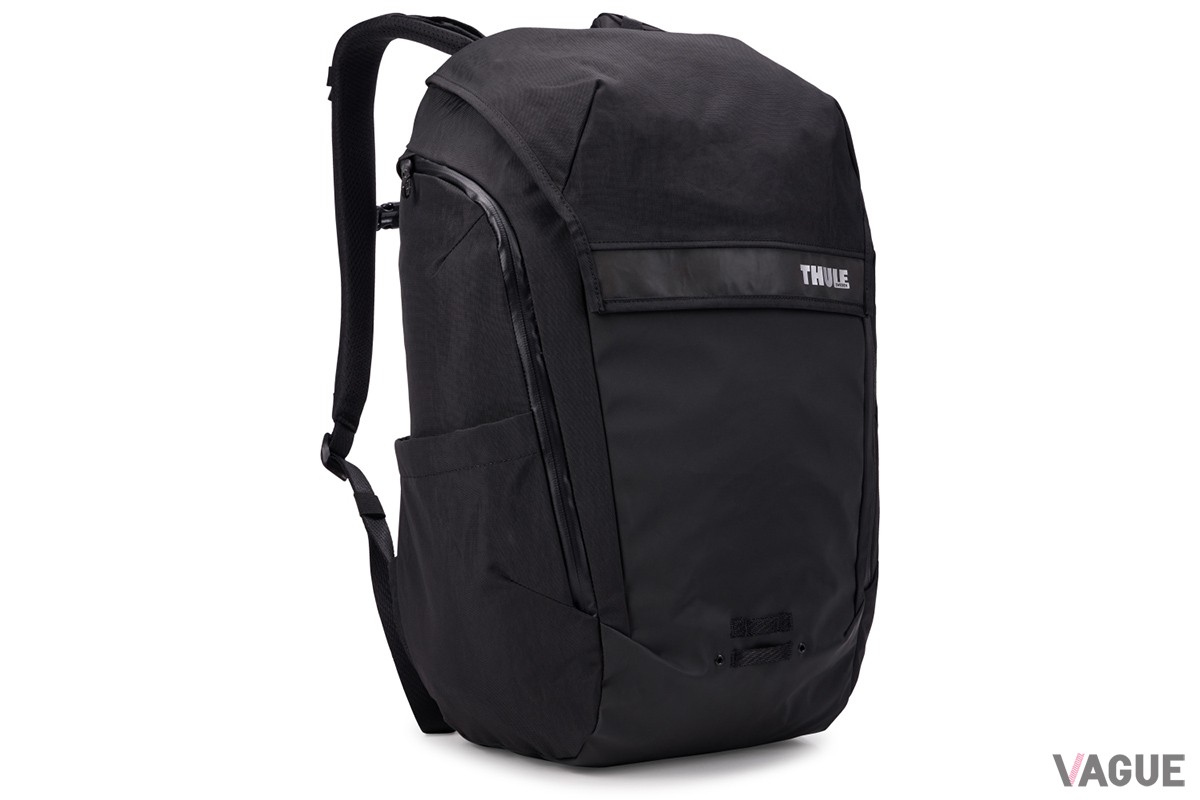 通勤に最適な28L ブラックモデル。ジッパーは高品質なYKK製、バッグ底部にはコーティングされた基材、PFCフリーの防水加工など随所に耐久性へのこだわりが光る