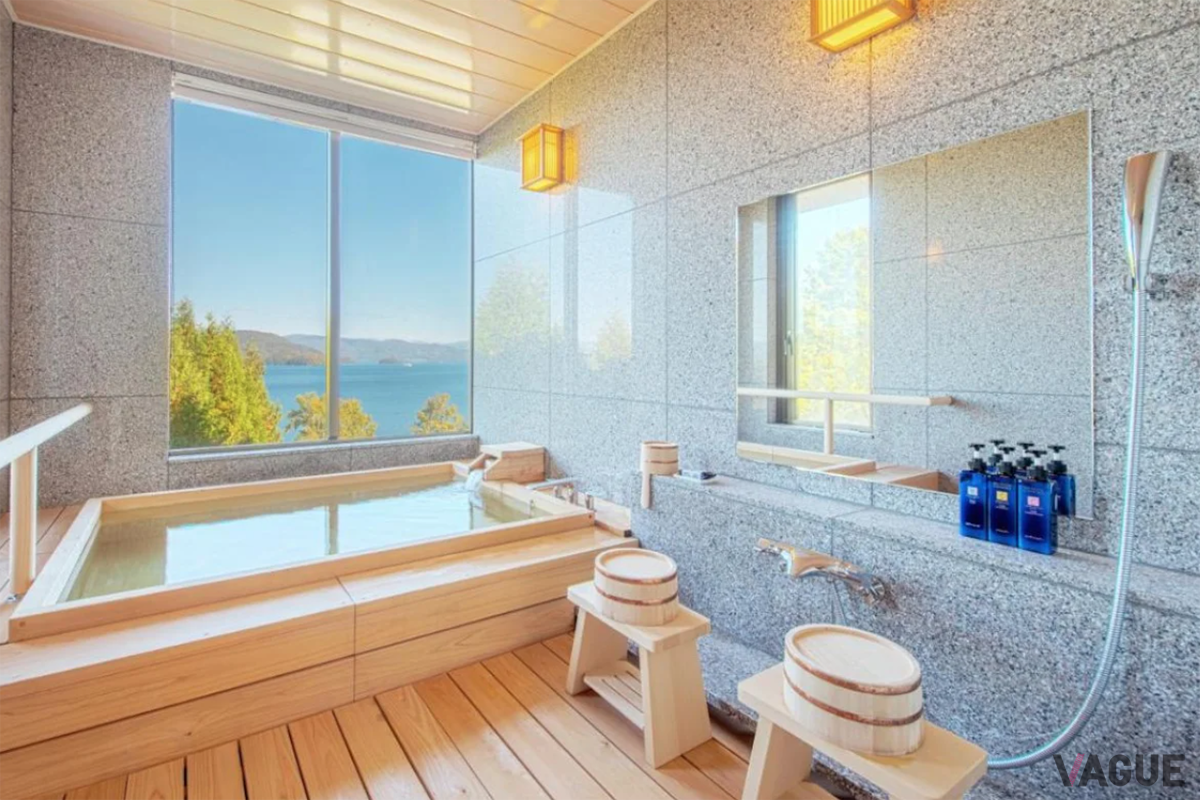 客室の風呂（プレミアムスイートルーム）