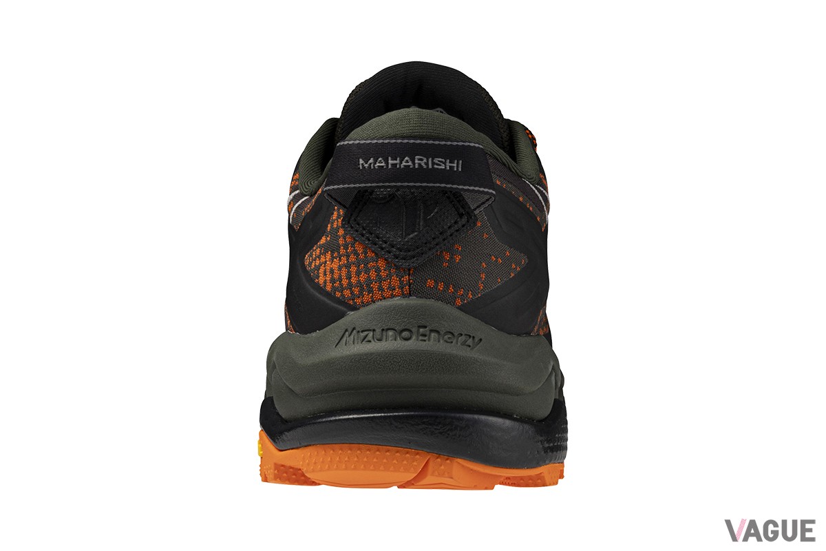 ミッドソールは高いエナジーリターンを誇るミズノエナジーを搭載