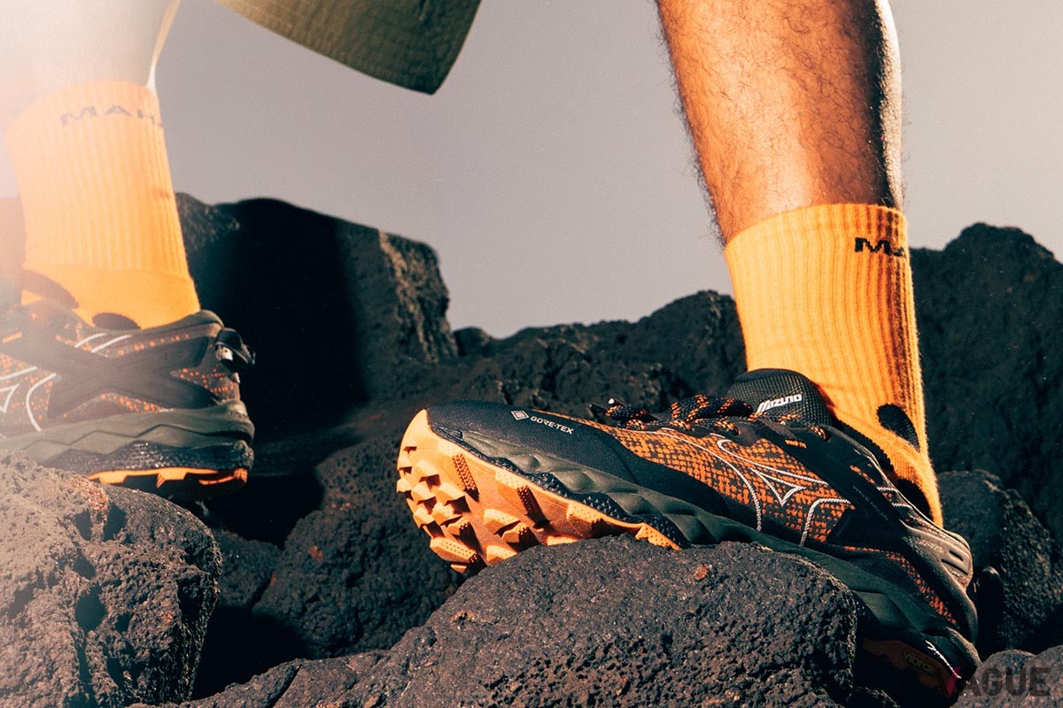 ヴィブラム社のメガグリップソールが不安定な足場でも高いグリップ力を発揮する
