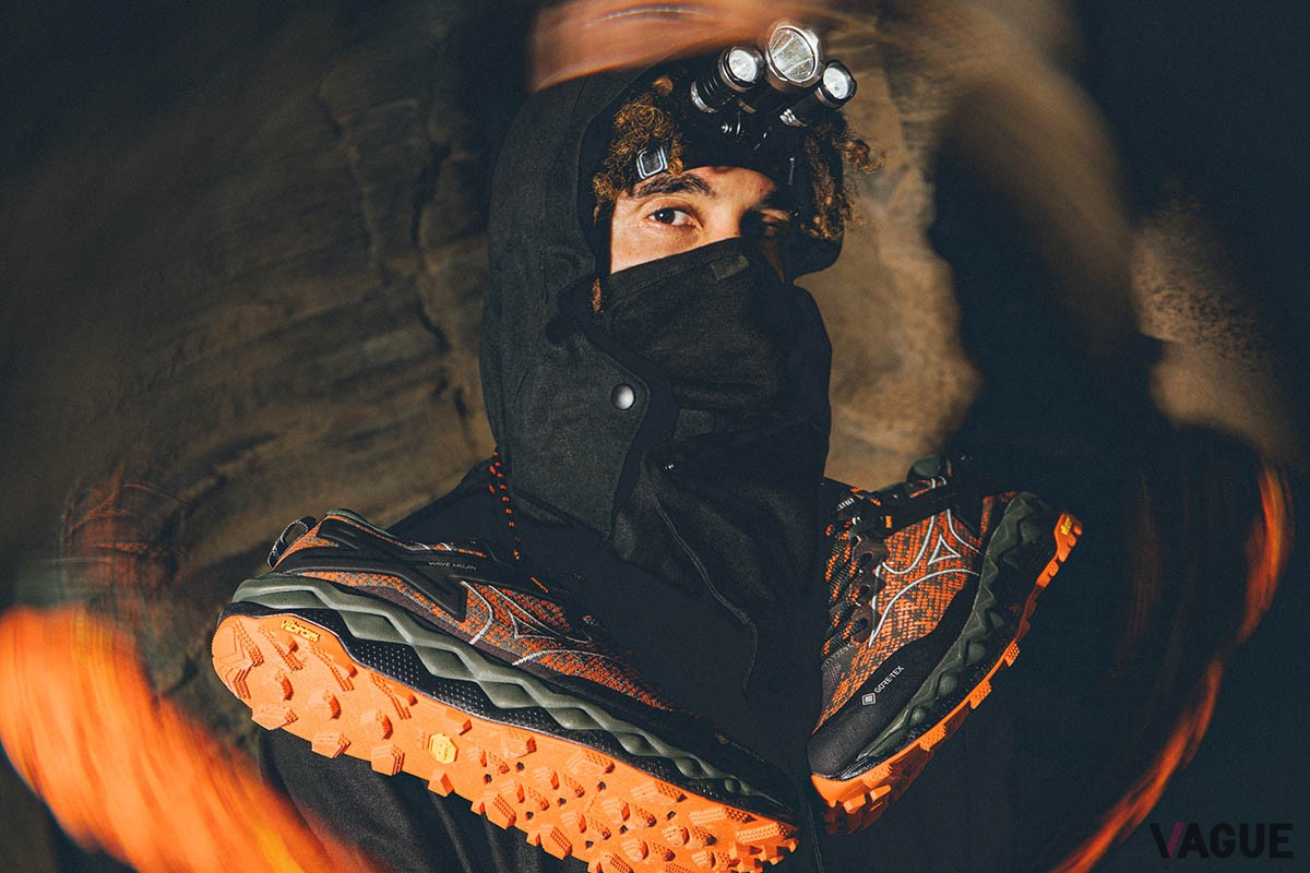 ミズノ×マハリシのコラボ第二弾となる「WAVE MUJIN LS GTX Maharishi」が発売