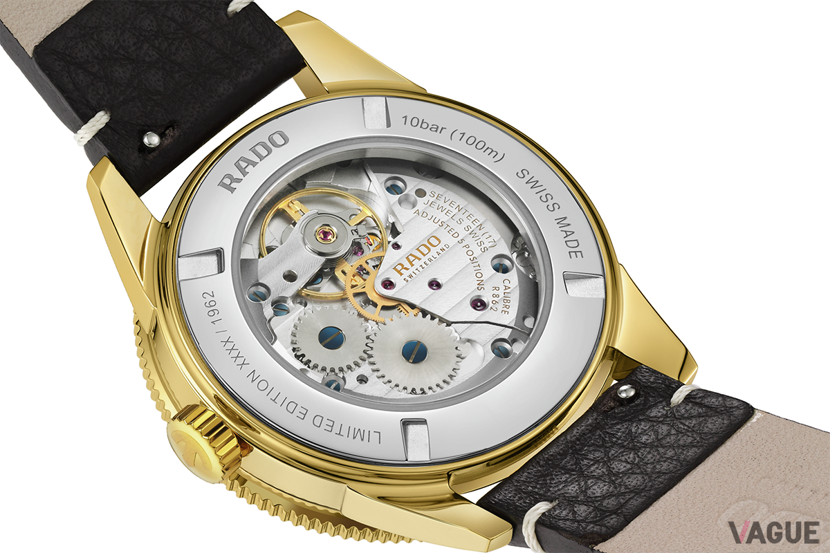 裏蓋はシースルー。仕上げも美しいラドー キャリバーR862を確認できる。限定モデルとしての刻印「LIMITED EDITION、 XXXX／1962」も裏蓋はシースルー。仕上げも美しいラドー キャリバーR862を確認できる。限定モデルとしての刻印「LIMITED EDITION、 XXXX／1962」も