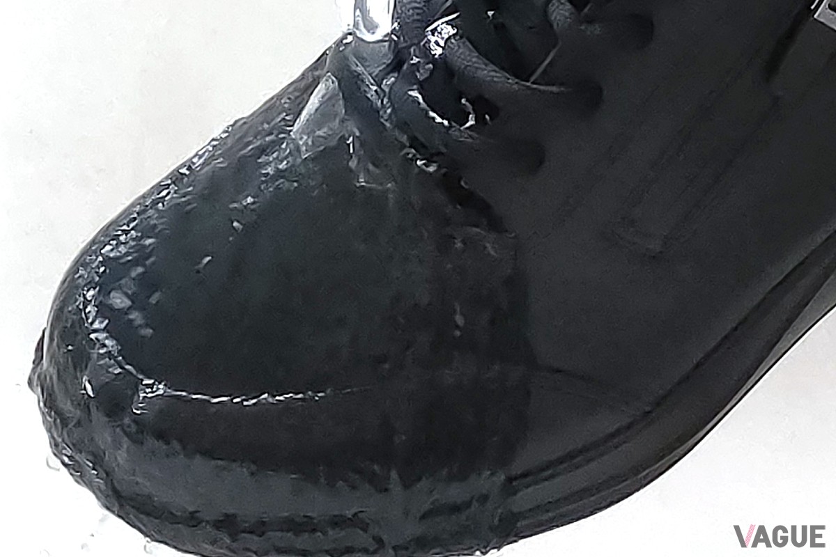 独自の防水素材「RAKU-TEX」を採用