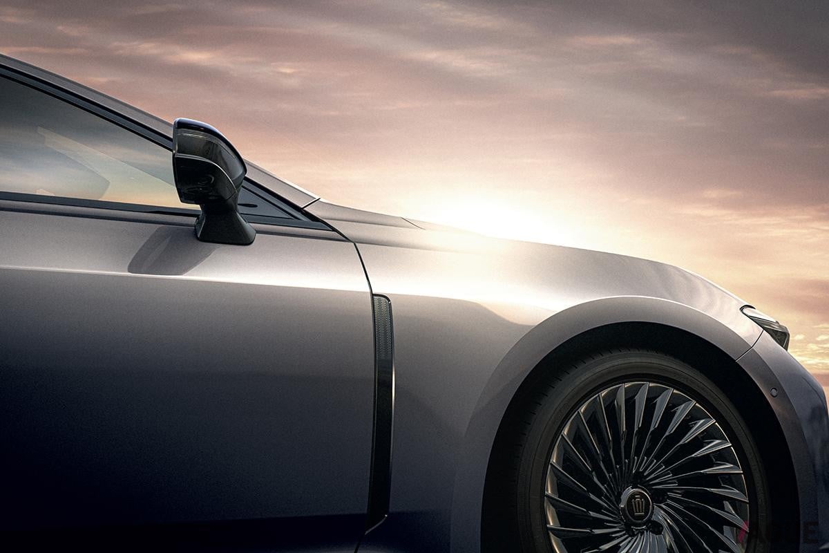 トヨタ「クラウン（セダン）」