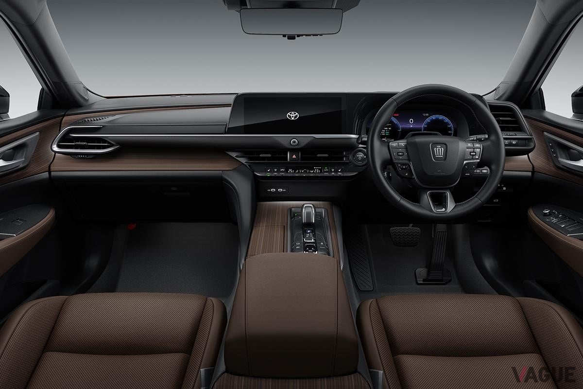 トヨタ「クラウン（セダン）」