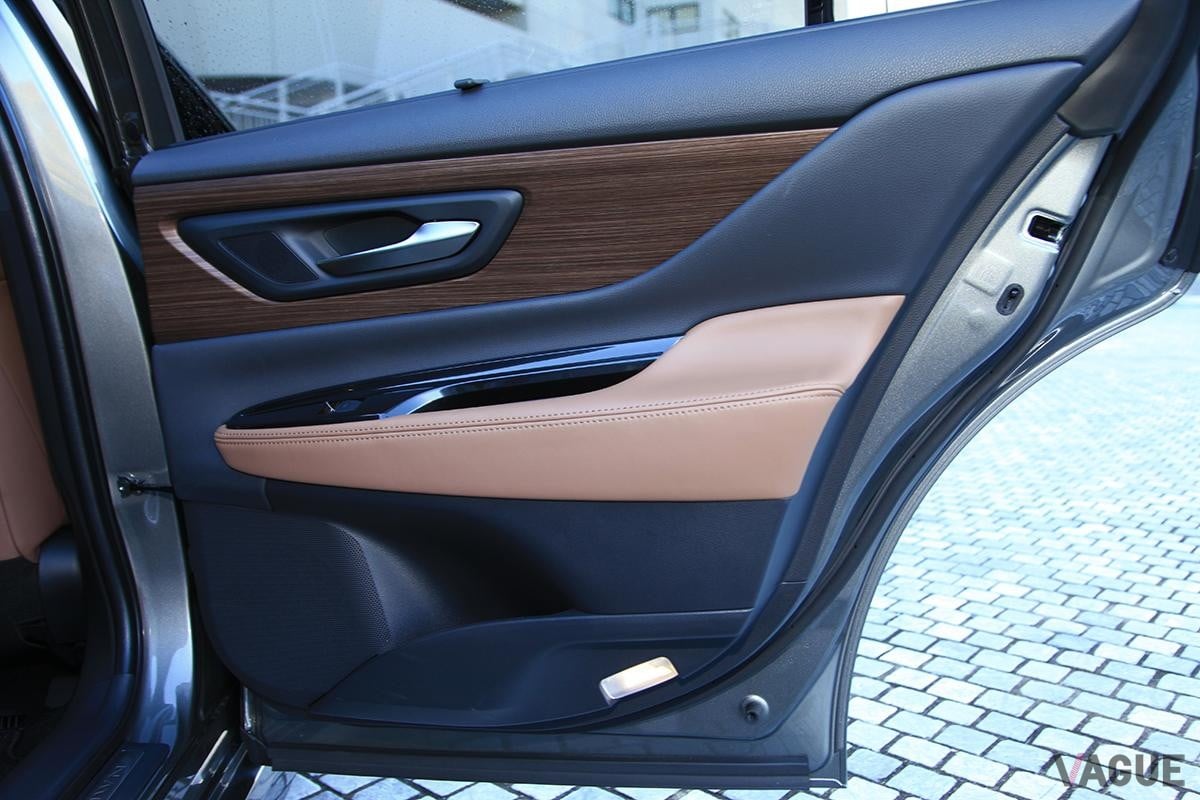 トヨタ「クラウン（セダン）」