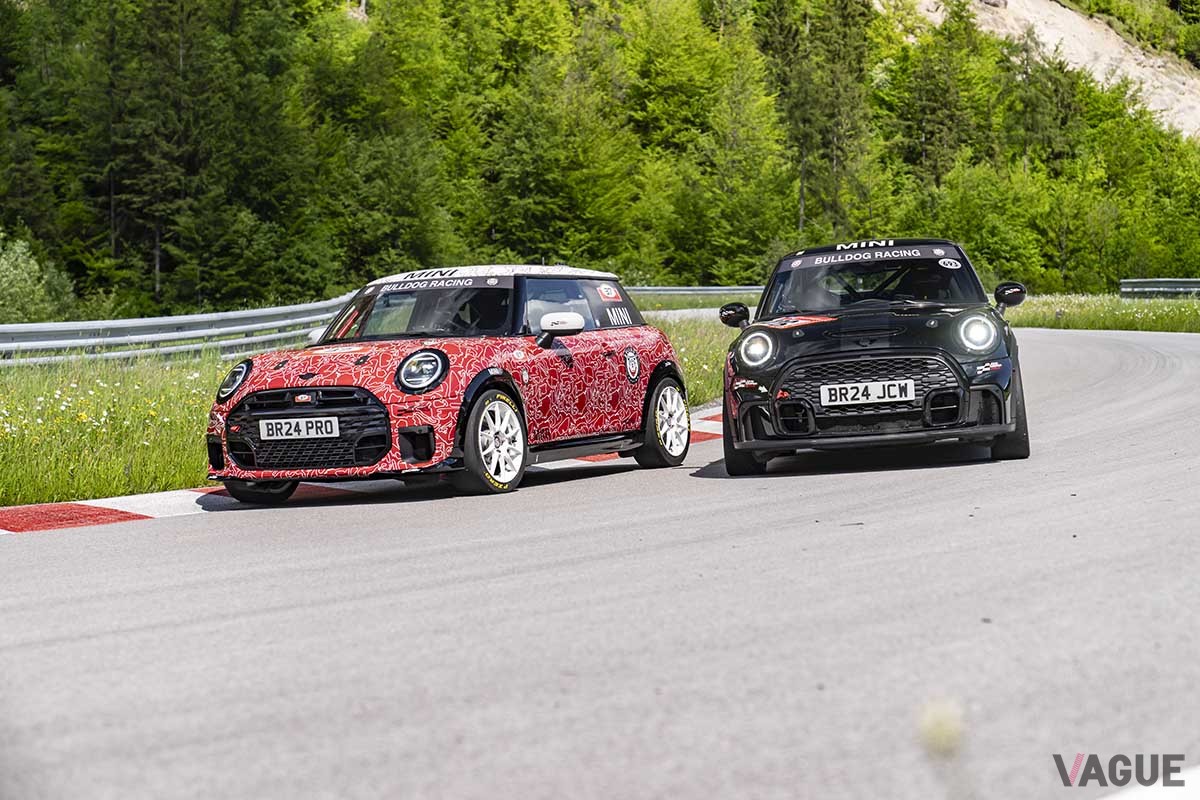 2024年6月に開催されたニュルブルクリンク24時間レースに登場した新型ミニJCW。正式な世界初公開は2024年秋の予定だ