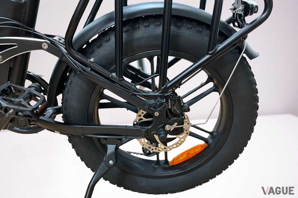 電動アシスト自転車と原付が切り替え可能な新モビリティENNE「F750」もまもなく登場予定だ