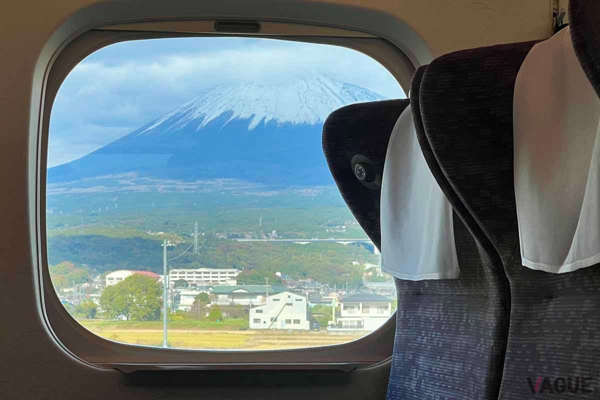 「ずらし旅」は追加料金を払うことで列車を変更することが可能。また普通席だけでなくグリーン席も選ぶことができる