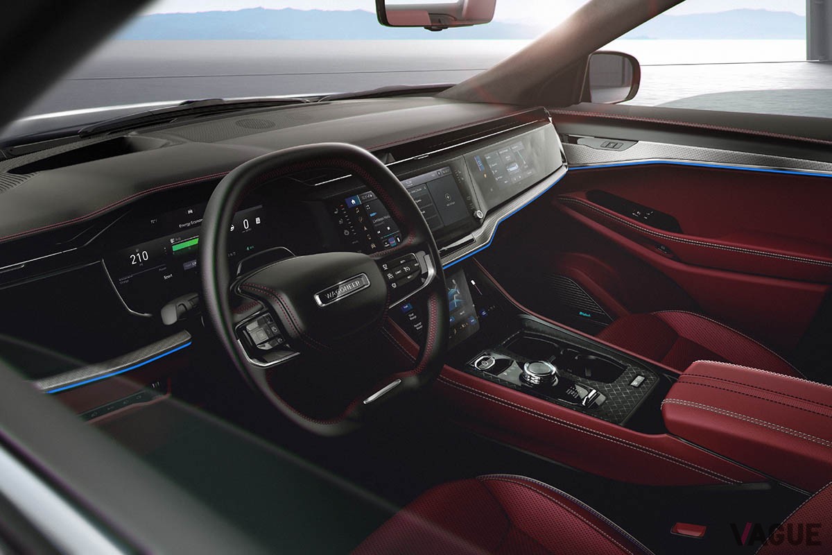 米国で世界初公開されたジープの大型SUVタイプのEV、新型「ワゴニアS」のインテリア