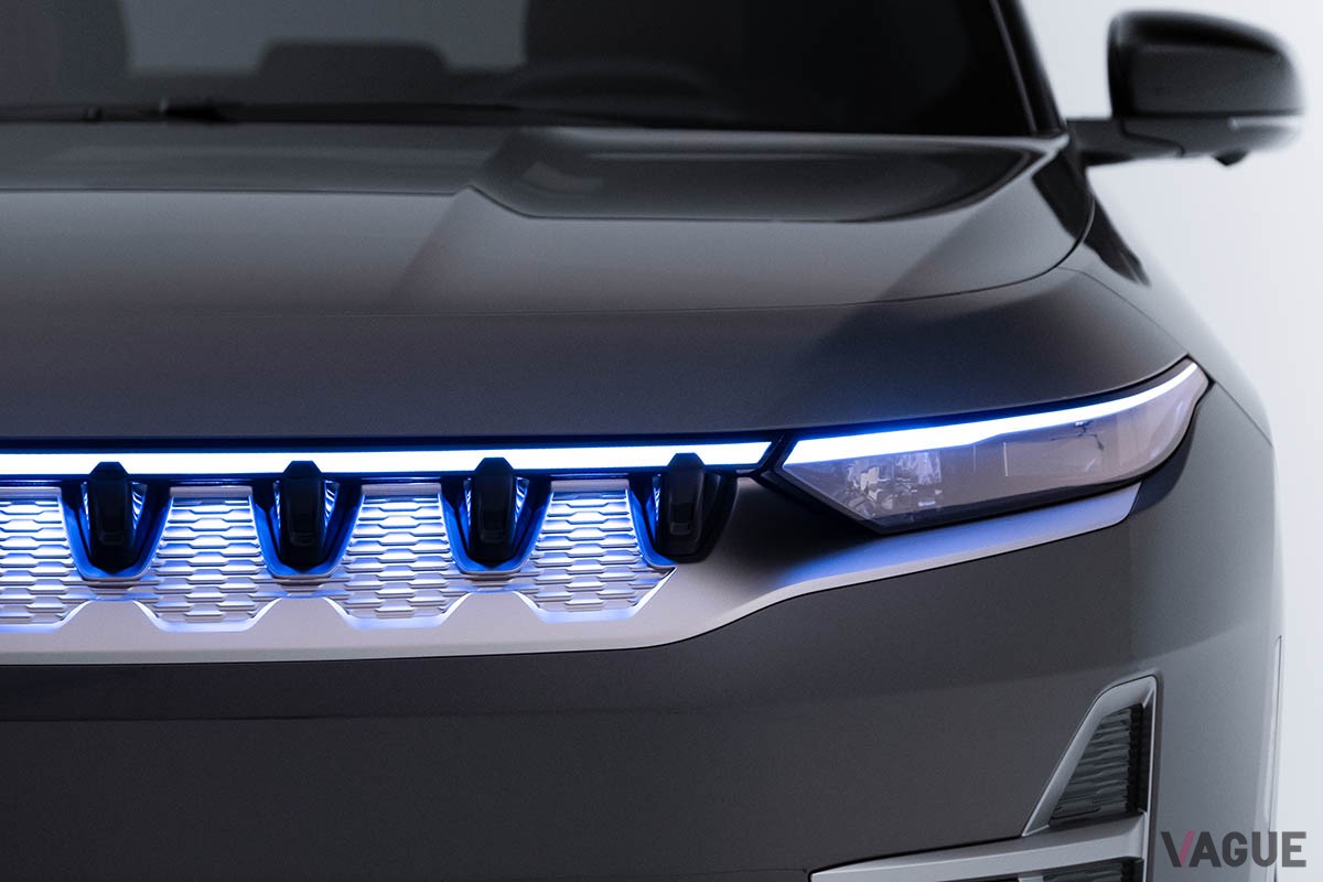 米国で世界初公開されたジープの大型SUVタイプのEV、新型「ワゴニアS」