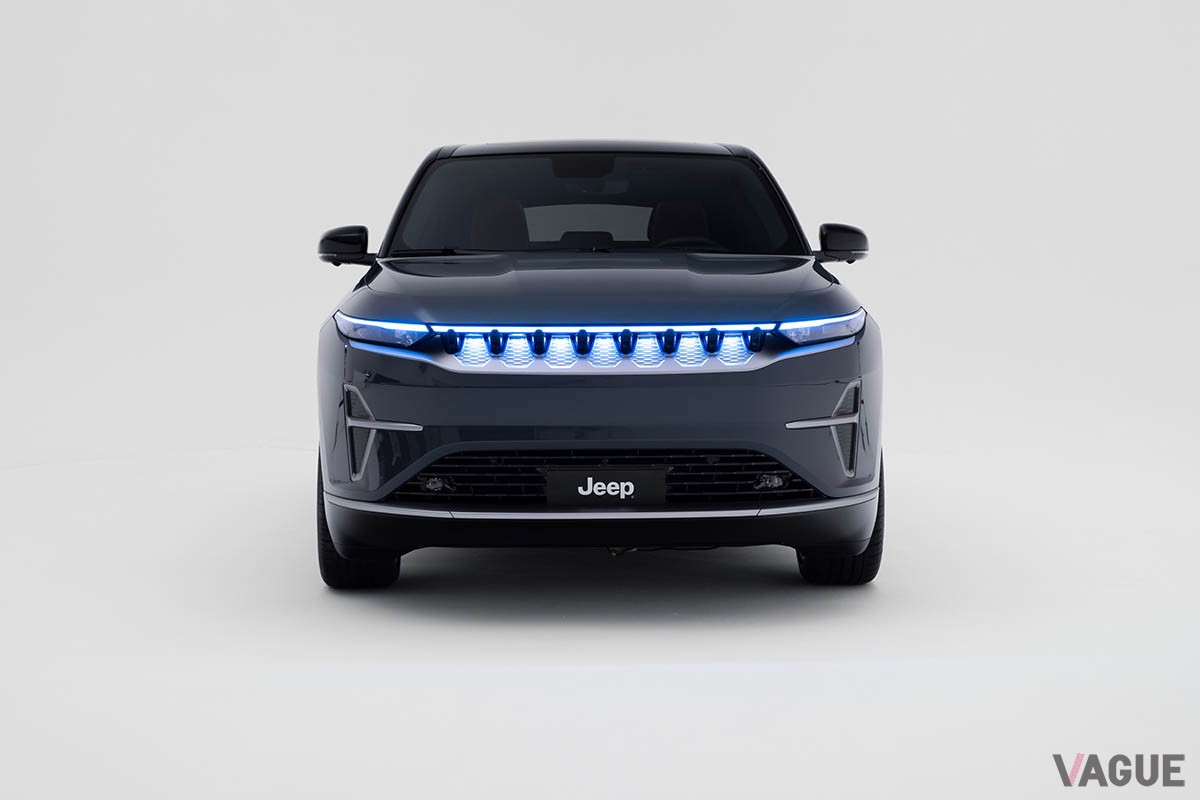 米国で世界初公開されたジープの大型SUVタイプのEV、新型「ワゴニアS」