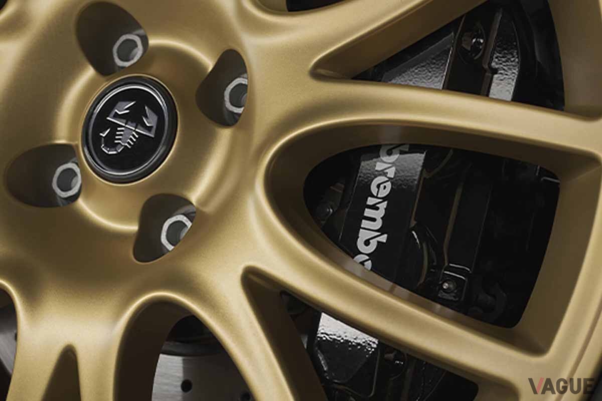 限定車「アバルト695 75°アニヴェルサーリオ」