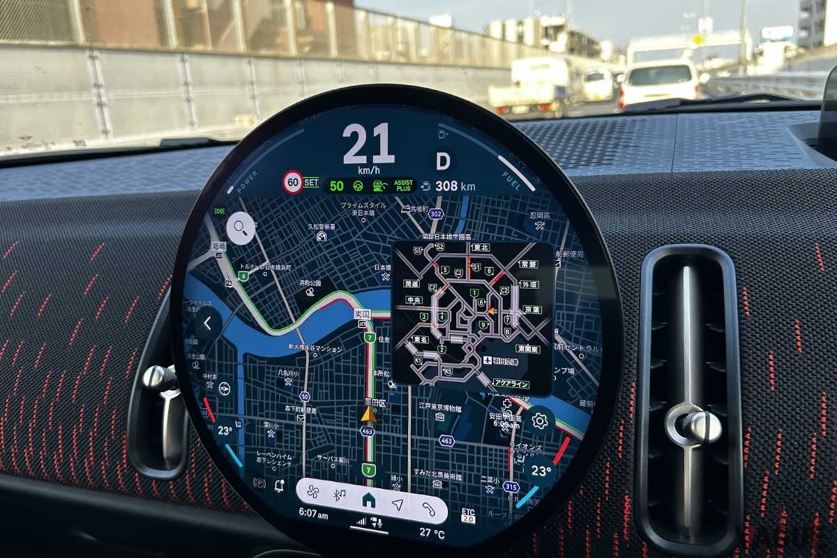 新型「ミニ・カントリーマン」のカーナビ表示