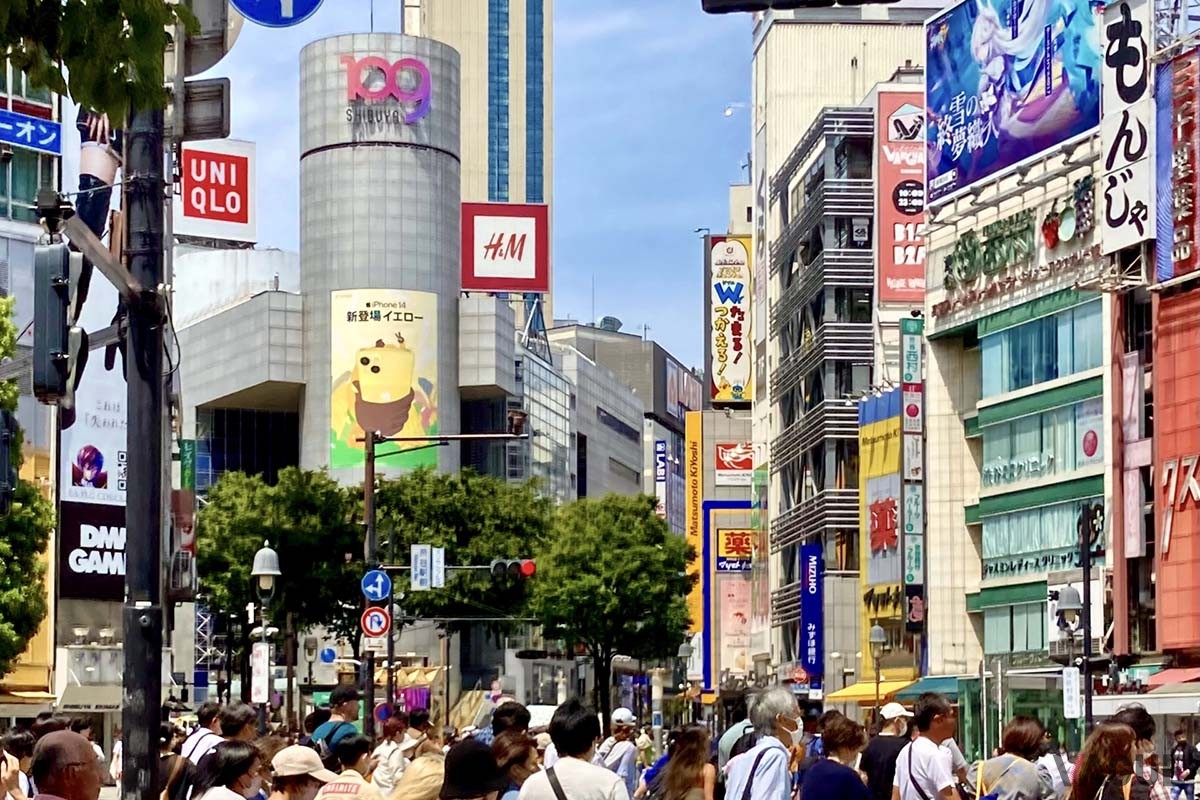 外国人の観光客で賑わう都市部や観光地。各地でゴミ問題が取り沙汰されている