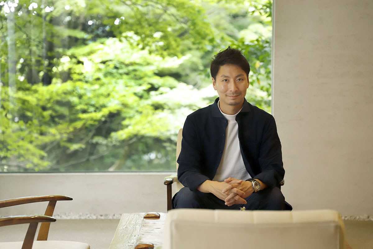 小原宏貴さんは1995年、わずか6歳にして五世家元を継承。日本の伝統文化である「いけばな」を国内外の普及される活動に力を注ぐ。公益財団法人日本いけばな芸術協会副理事長や大正大学客員教授なども務める