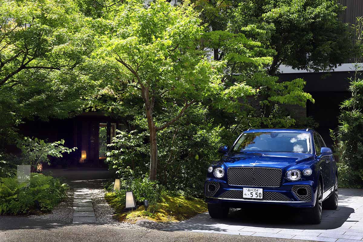 今回、旅の目的地に選んだ「べにや無何有」は、石川県の山代温泉にある創業95年という歴史ある名旅館
