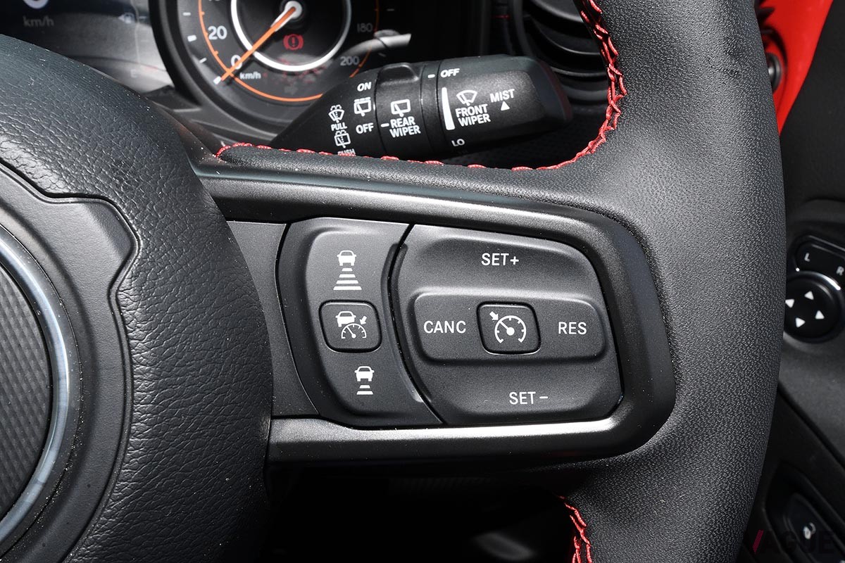 ジープ新型「ラングラー アンリミテッド ルビコン」のインテリア