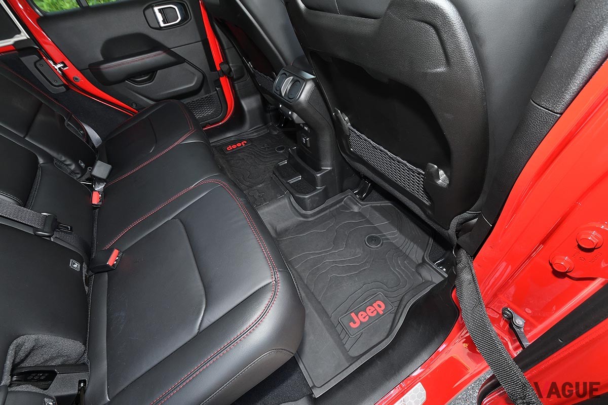 ジープ新型「ラングラー アンリミテッド ルビコン」のインテリア