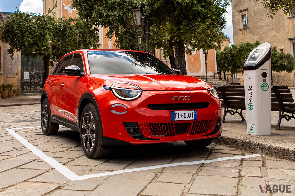 まもなく日本に上陸する予定のフィアット新型「600e」