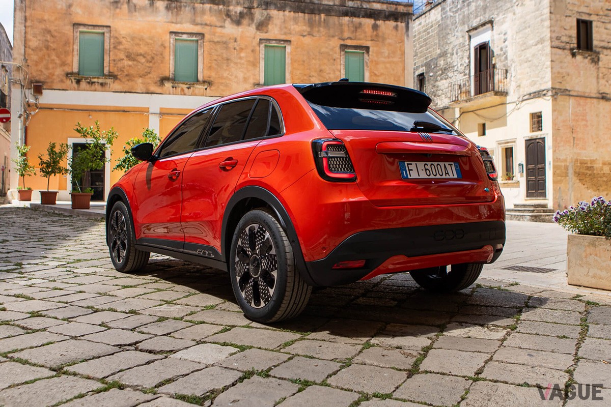 まもなく日本に上陸する予定のフィアット新型「600e」