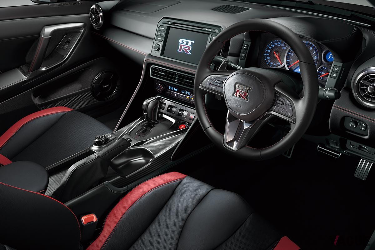 日本を代表するスーパーカー、日産「GT-R」の説明書には「超高性能エンジンのため、オクタン価100以上の無鉛プレミアムガソリンをお使いください」と書いている