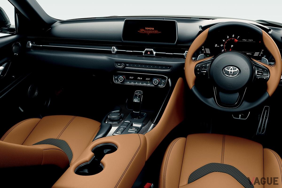 トヨタ「スープラ」の取扱い説明書には、「プレミアムガソリンを使用してください」とある一方で、「さまざまな品質のガソリンを給油することができます」「最低品質の燃料を使用しても、エンジンの耐久年数は変わりません」「最低品質　無鉛レギュラーガソリン（オクタン価91）」とある