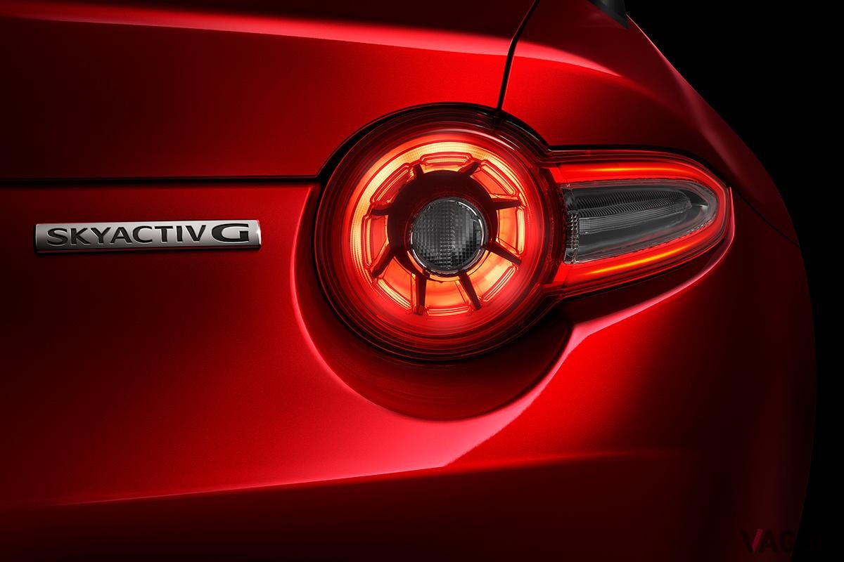 マツダ「ロードスター」の諸元表には「無鉛プレミアムガソリンが給油できない場合、無鉛レギュラーガソリンも使用できますが、エンジン出力低下などの現象が生じます」との記載がある