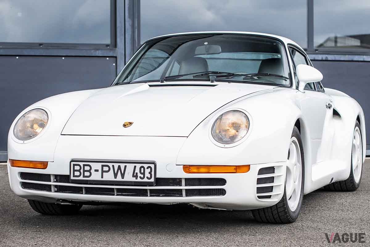 オークションに登場した1985年式ポルシェ「959 'Vorserie'」Remi Dargegen ©2024 Courtesy of RM Sotheby's