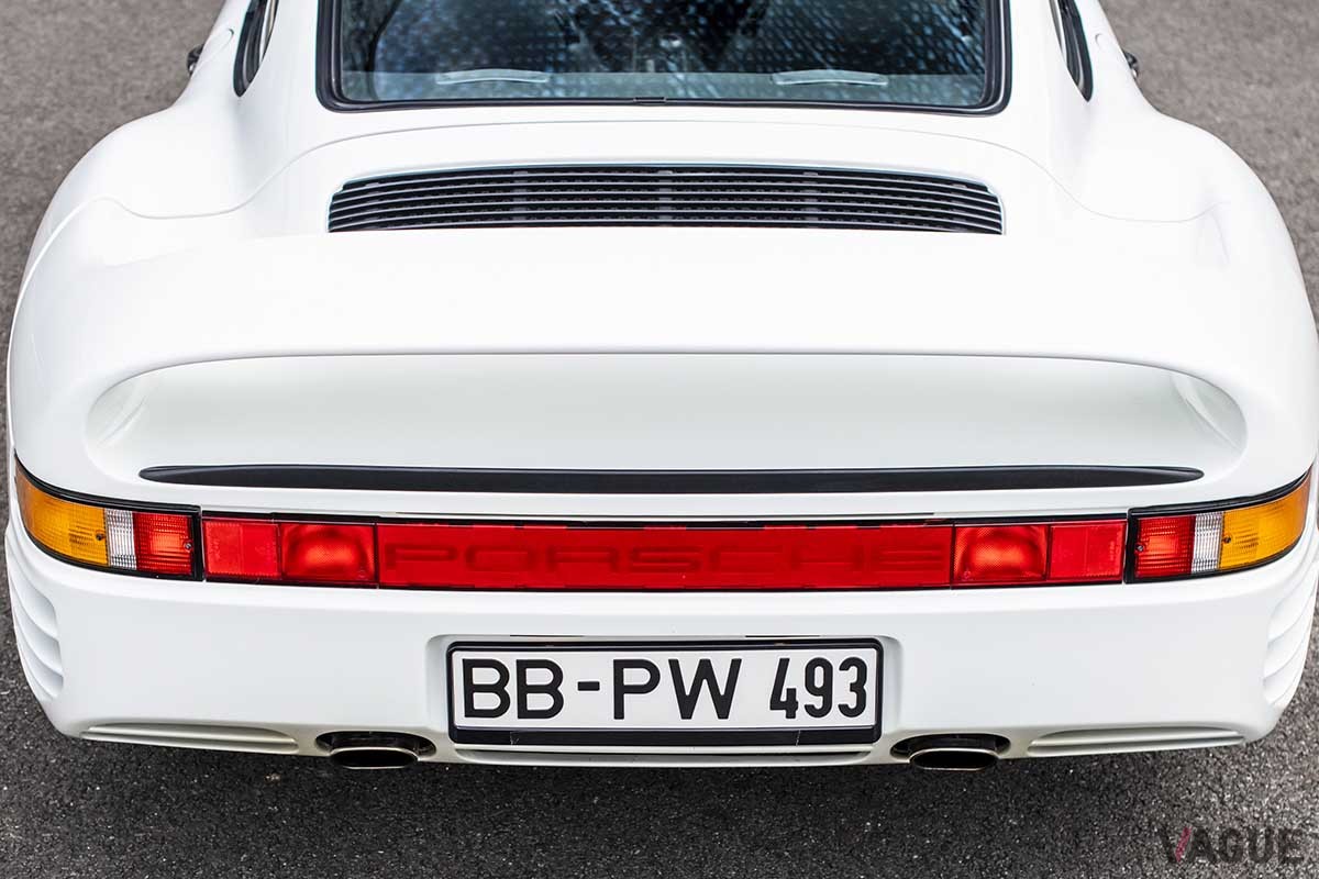 オークションに登場した1985年式ポルシェ「959 'Vorserie'」Remi Dargegen ©2024 Courtesy of RM Sotheby's