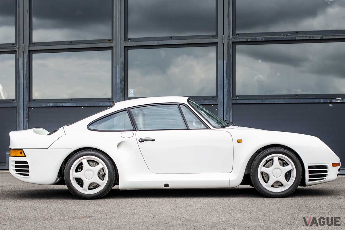 オークションに登場した1985年式ポルシェ「959 'Vorserie'」Remi Dargegen ©2024 Courtesy of RM Sotheby's