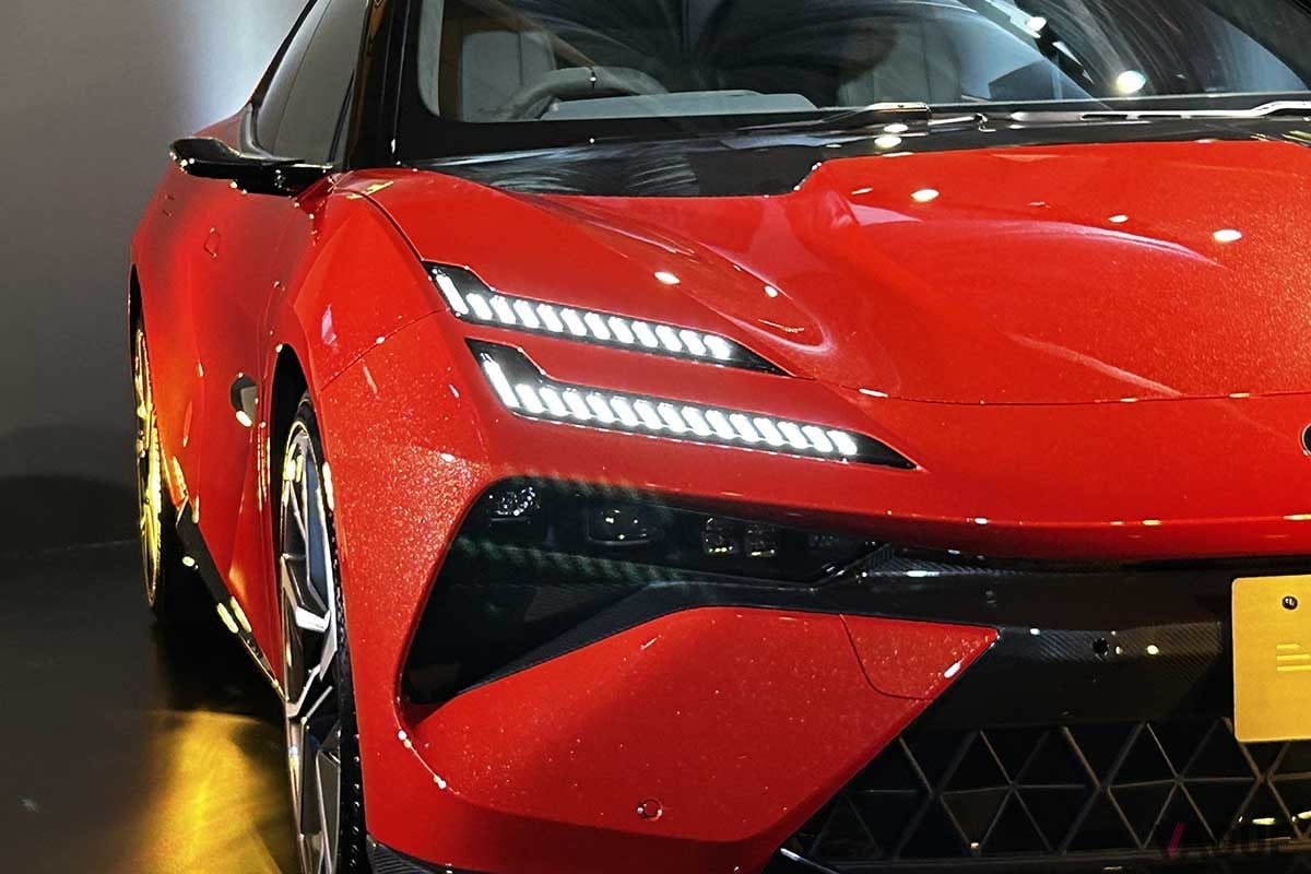 2024年8月に日本上陸を果たしたロータス初の4ドア“ハイパーGT” 新型「エメヤ」