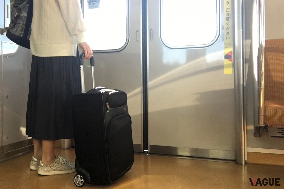 混雑時は乗り降りでお互いに譲り合うことこそ、スムーズな乗降を実現できる