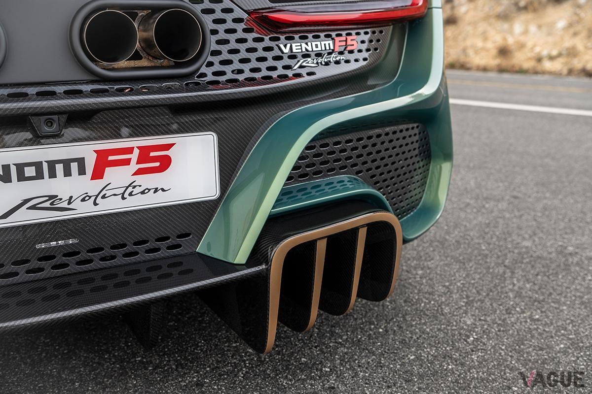 世界初公開されたヴェノム新型「F5 ステルスシリーズ」