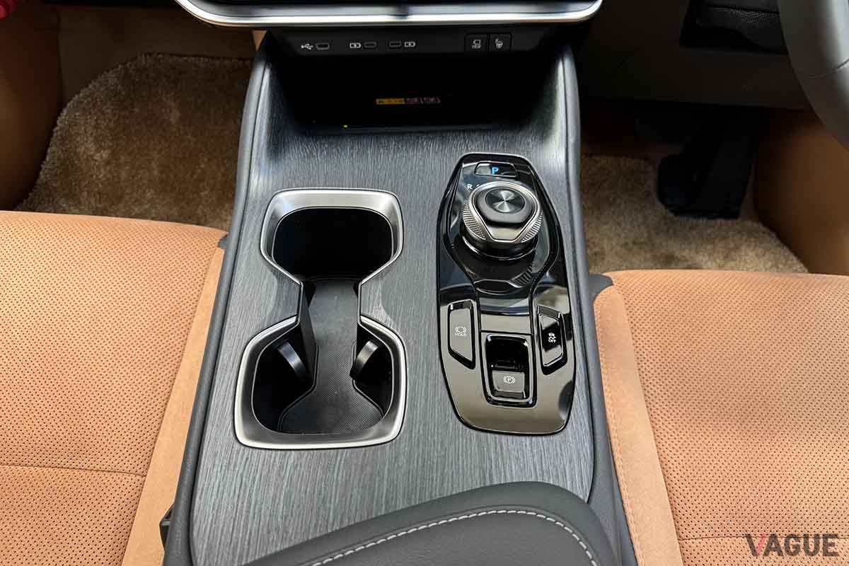 レクサス「RZ450e “version L”」のインテリア