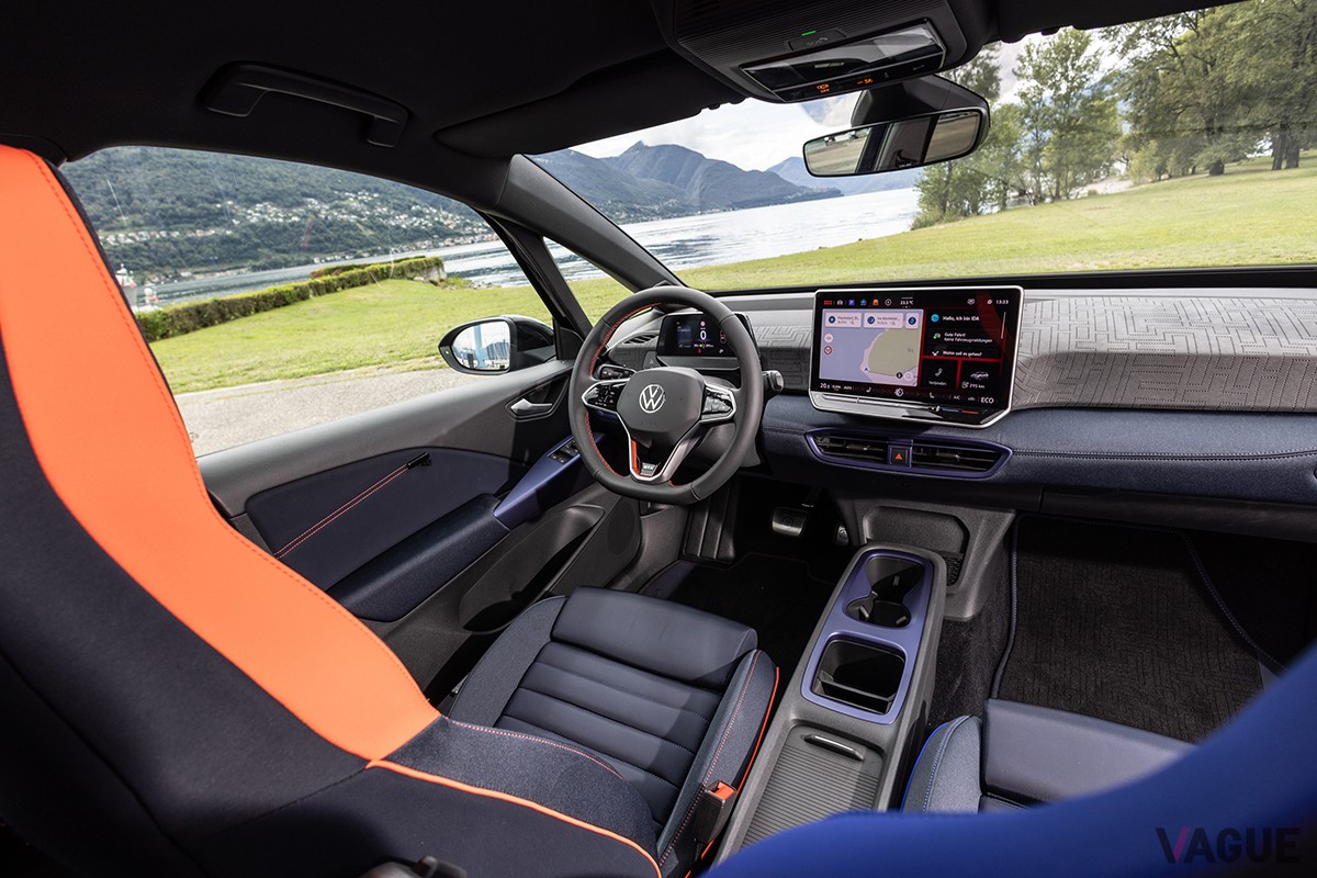 欧州で発表されたVW「ID.3 GTX ファイア+アイス」のインテリア