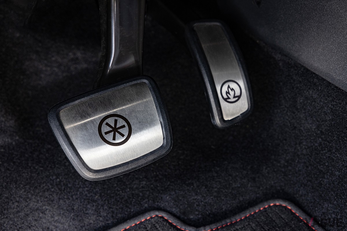 欧州で発表されたVW「ID.3 GTX ファイア+アイス」のインテリア