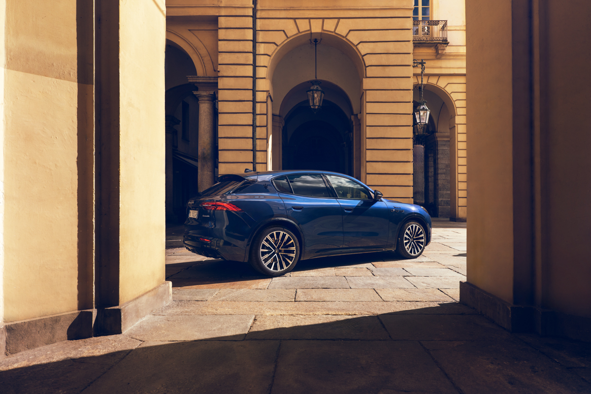 マセラティ「グレカーレ」モデナ