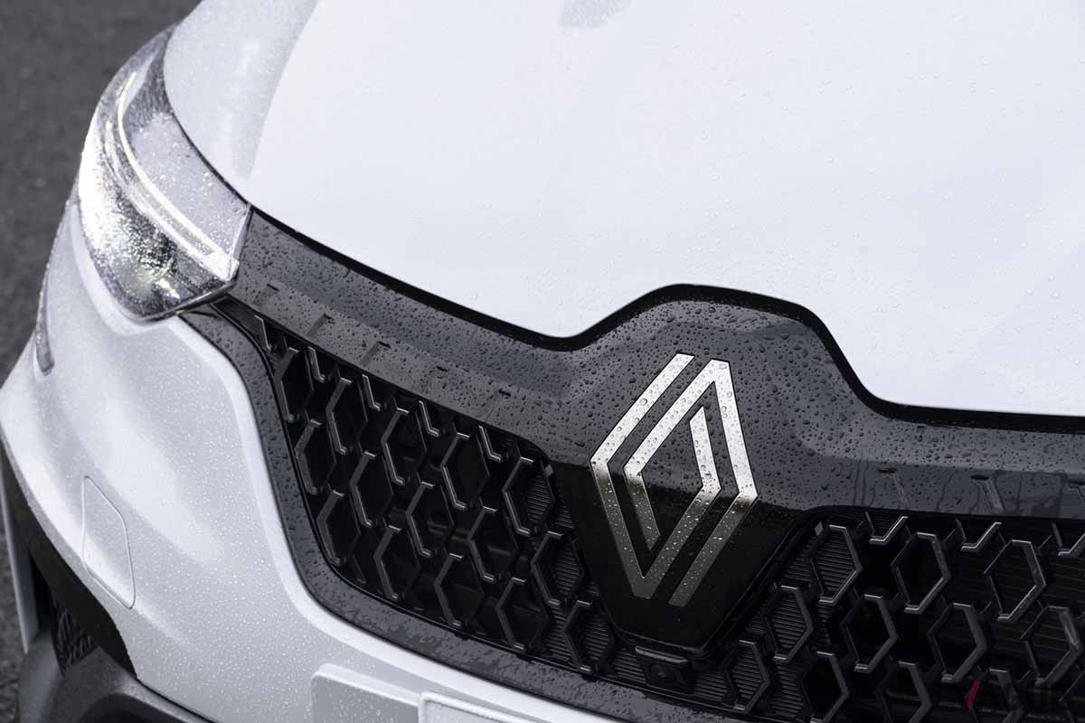 ルノー改良新型「アルカナ」