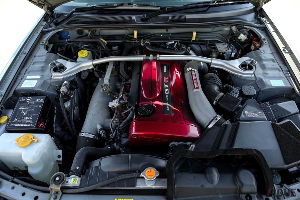 海外オークションサイトに出品された1999年式 日産「R34スカイラインGT-R Vスペック」。走行距離はわずか2万7100kmの極上コンディション車