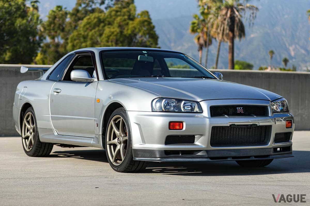 えっ走行距離2万キロ台!? それも完全ノーマル車！ 25年前の日産「R34