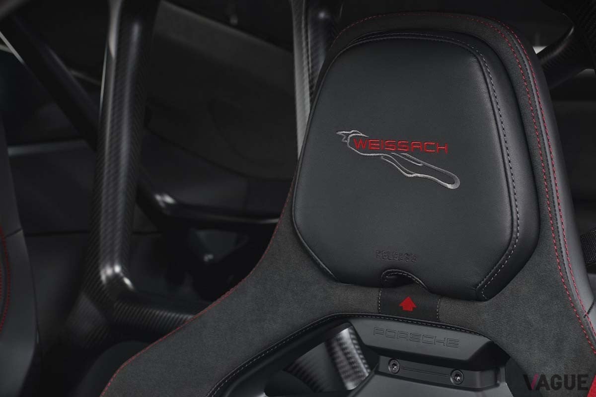 日本で受注が開始されたポルシェ新型「911GT3」（ヴァイザッハパッケージ）のインテリア