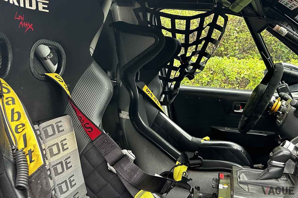 ダカールラリー2025に参戦するTLCの「ランドクルーザー300 GR SPORT」のインテリア