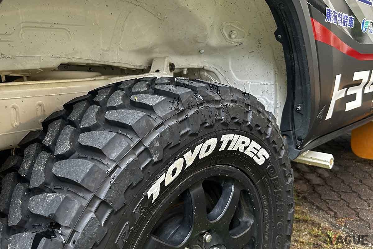 2025年1月にサウジアラビアで開催されるダカールラリー2025に参戦するTLCの「ランドクルーザー300 GR SPORT」