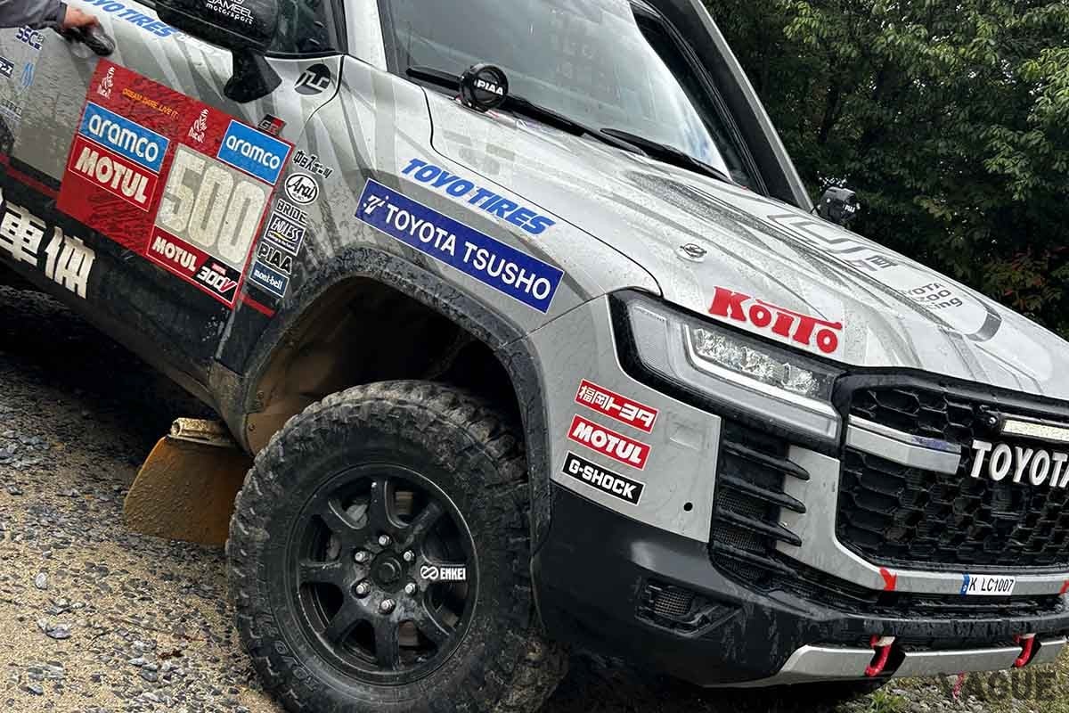 2025年1月にサウジアラビアで開催されるダカールラリー2025に参戦するTLCの「ランドクルーザー300 GR SPORT」